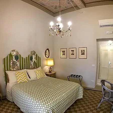 Bed & Breakfast Theodora 3*